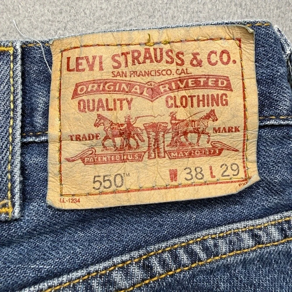Vintage Levis 550 Jeans Relaxed Fit 38x29 (FIT 37x29) Blue Denim Tapered Leg